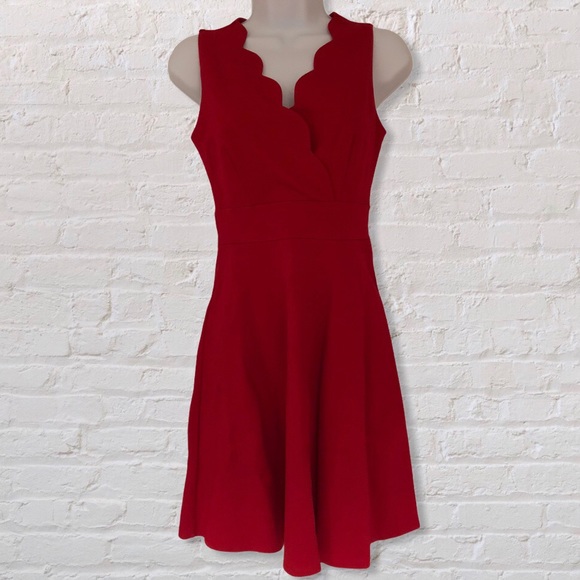 🍁Fall Sale🍁 Monteau Red Scalloped Neckline Dress - Picture 1 of 3